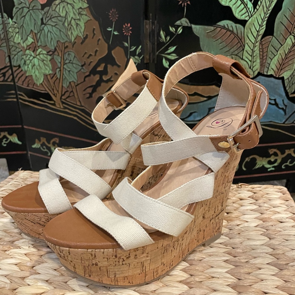 Summer wedge